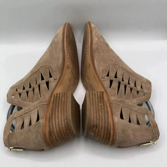Vince Camuto Women’s 10 M Taupe Peera Cut-Out Suede Ankle Booties - Picture 5 of 8